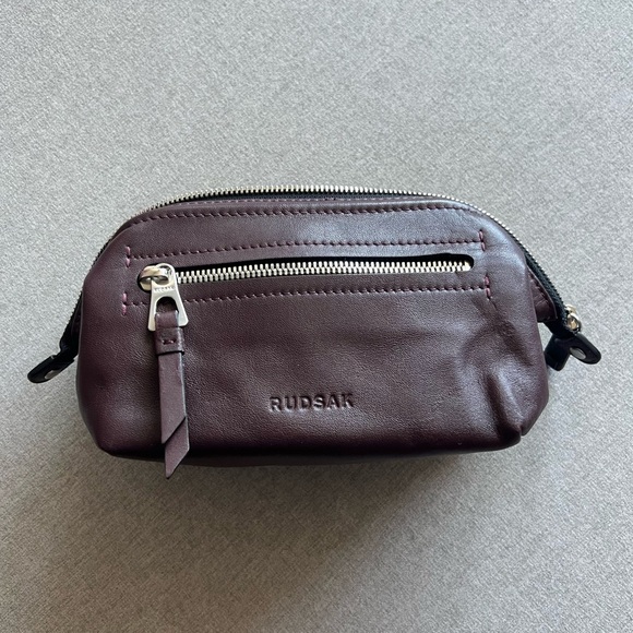 RUDSAK -Deep Burgundy Leather -Toiletry /Cosmetic Pouch - Picture 1 of 9